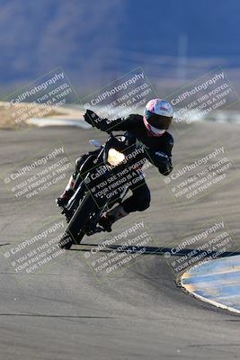 media/Jan-09-2022-SoCal Trackdays (Sun) [[2b1fec8404]]/Turns 9 and 8 (920am)/